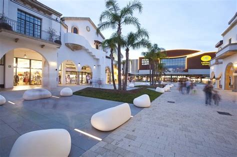 outlet village molfetta bari.